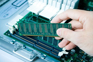 Fotografía de módulo de memoria RAM (Fuente: tecnologia.comohacerpara.com)